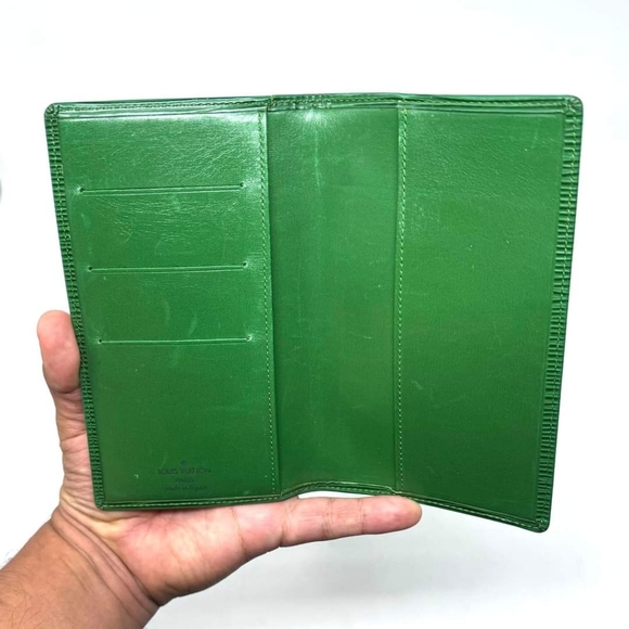 🟢🔥LOUIS VUITTON LONG EPI WALLET🔥 🟢 - Picture 3 of 10